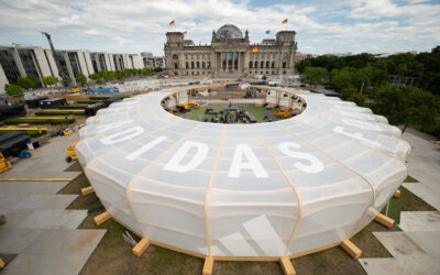 Die Adidas Eventfläche vor dem Berliner Reichstag – Hier feiern die Fans die EM 2024